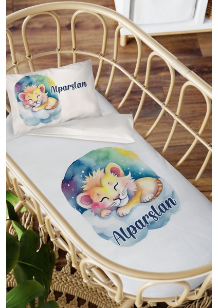 Isme Özel Anne Yanı 60X100 Beşik Uyku Nevresim Takımı Uyuyan Renkli Aslan