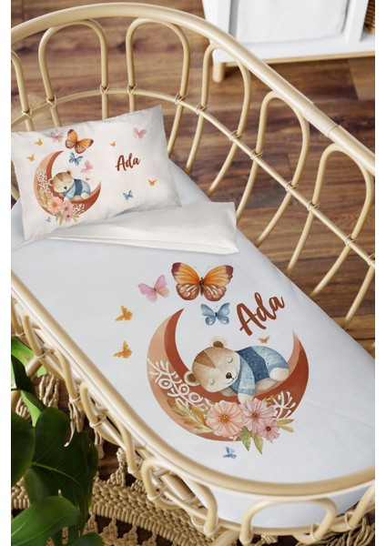 Isme Özel Anne Yanı 60X100 Beşik Uyku Nevresim Takımı Aydaki Kelebekli Ayı