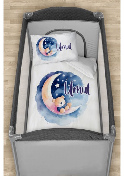 Isme Özel 75X120 Park Yatak Beşik Nevresim Takımı Ayda Uyuyan Ayıcık