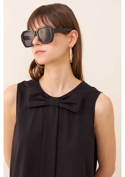 Kurdele Detaylı Kolsuz Bluz Siyah Y2423824_001 fiyatları