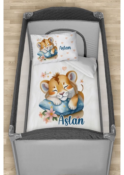 Isme Özel 75X120 Park Yatak Beşik Nevresim Takımı Uyuyan Aslan