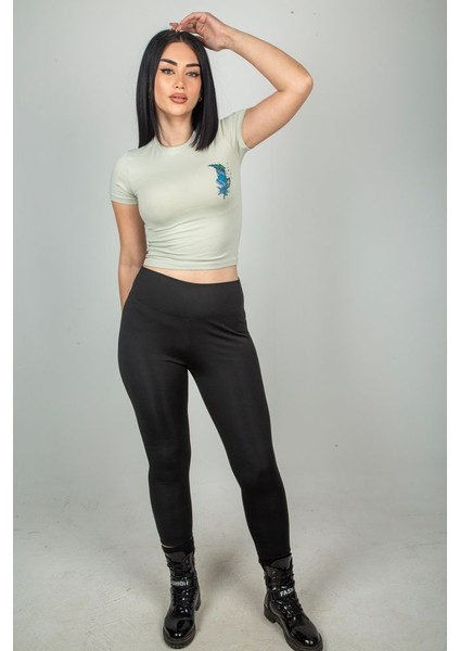 Baskılı Kadın Crop T-Shirt fırsatları