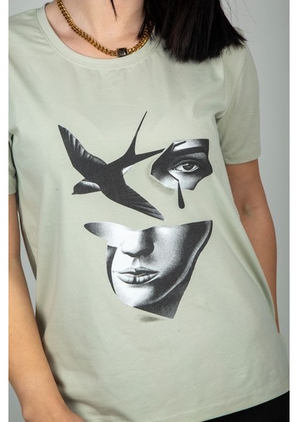 Baskılı Yırtmaç Detaylı T-Shirt fırsatları