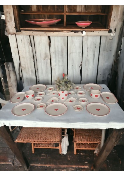 23 Parça Kalpli Kahvaltı Seti