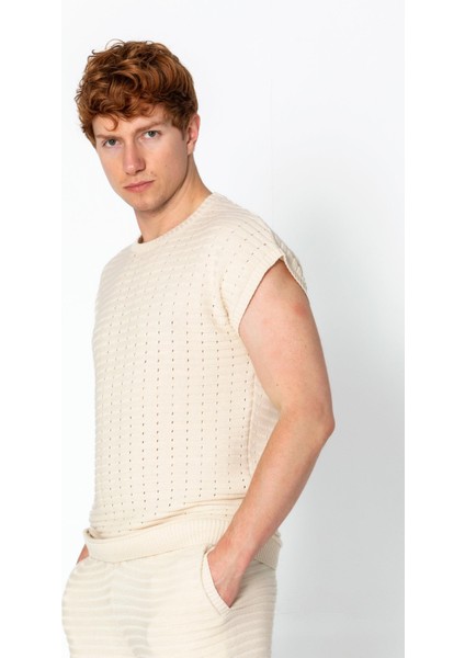 Erkek Fit Extra Rahat Düğmeli Bisiklet Yaka Delikli T-Shirt Ve Şort Takım