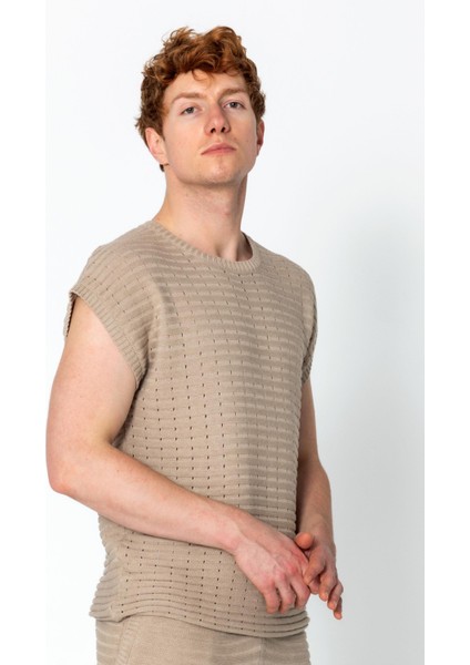 Erkek Fit Extra Rahat Düğmeli Bisiklet Yaka Delikli T-Shirt Ve Şort Takım fırsatları