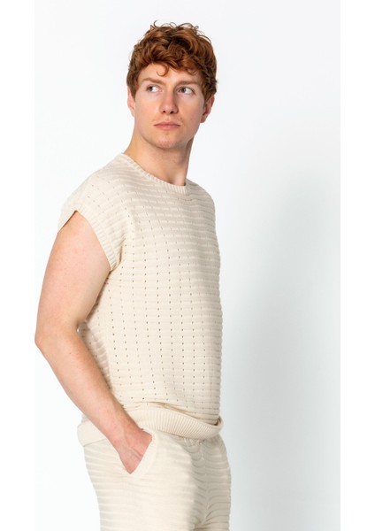 Erkek Fit Extra Rahat Düğmeli Bisiklet Yaka Delikli T-Shirt Ve Şort Takım fırsatları