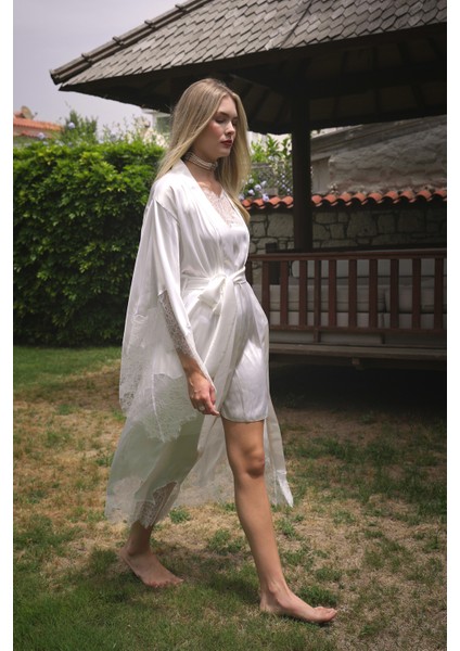 Fransız Dantelli Beyaz Saten Kimono modelleri