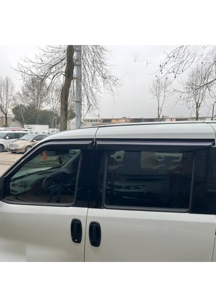 Fiat Doblo Ferrous Cam Rüzgarlığı 4 Parça 2015 ve Üstü modelleri