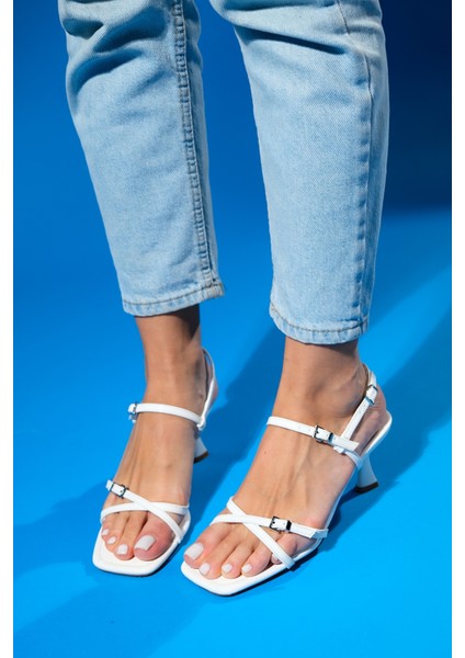 Nebel Beyaz Cilt Kadın Topuklu Sandalet