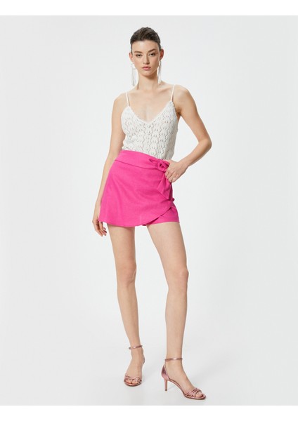 x Sibil Çetinkaya - Askılı Kroşe Üst Düğme Detaylı V Yaka