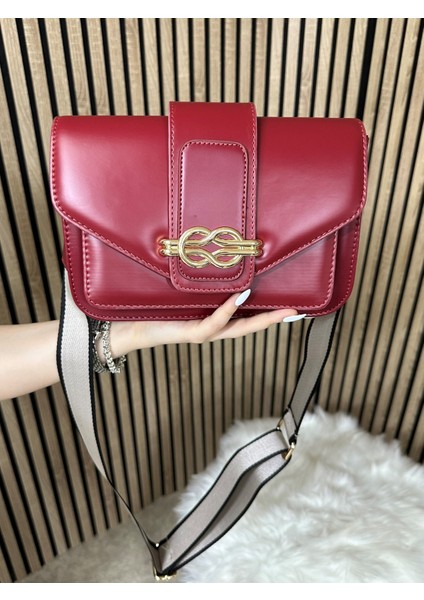 Günlük Kadın Omuz Çantası Tokalı Ayarlanabilir Çapraz Askılı Şık 4001