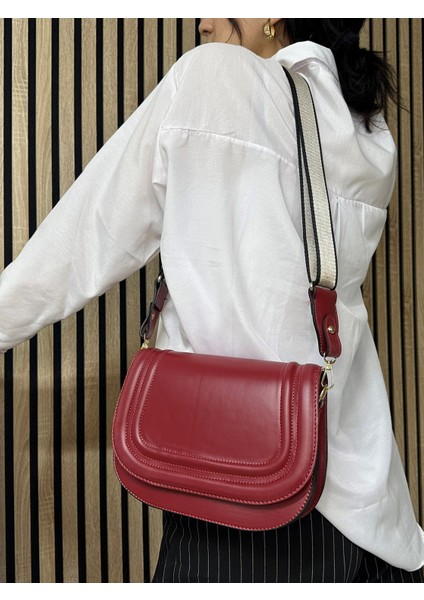 Günlük Kadın Omuz Çantası Dikiş Detaylı Ayarlanabilir Çapraz Askılı Şık Sade 4000