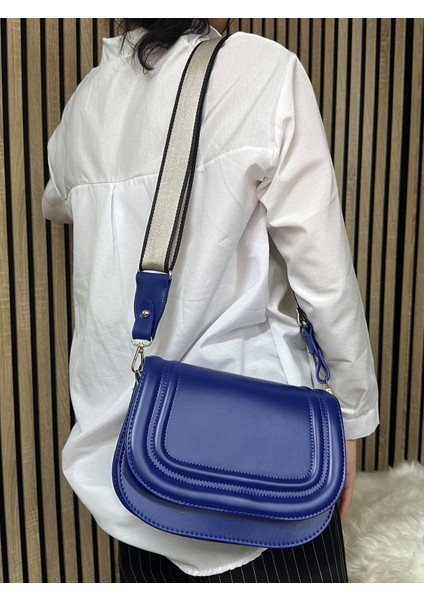 Günlük Kadın Omuz Çantası Dikiş Detaylı Ayarlanabilir Çapraz Askılı Şık Sade 4000