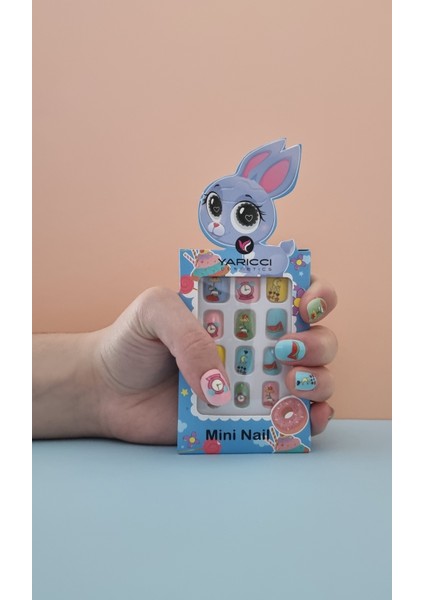 12 Li Yapışkan Stickerlı Çocuk Takma Tırnak Oyuncak Seti - 5 - 14 Yaş Arası - Model 14