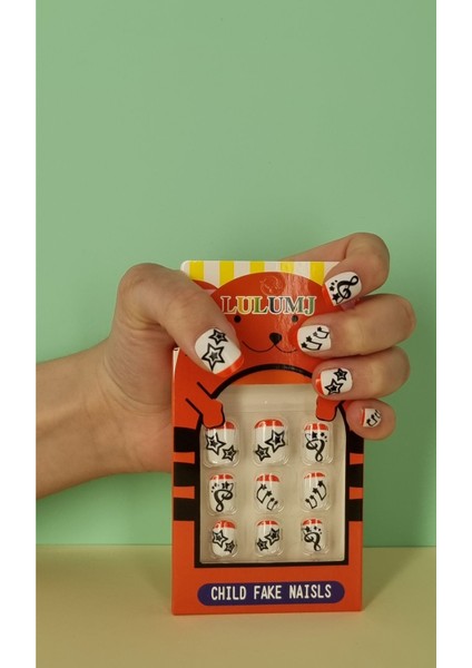 12 Li Yapışkan Stickerlı Renkli Baskılı Çocuk Takma Tırnak Oyuncak Seti - 5- 14 Yaş Arası - Model 24