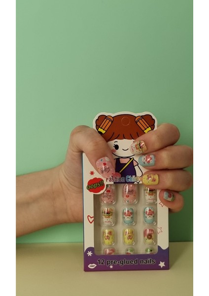 12 Li Yapışkan Stickerlı Renkli Baskılı Çocuk Takma Tırnak Oyuncak Seti - 5- 14 Yaş Arası - Model 23