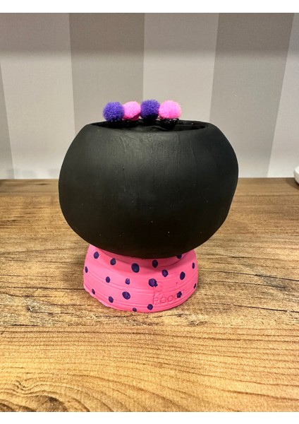 Iki Cadı Tasarım, Düşünen Kız Mini Saksı, Mumluk, Dekoratif Obje modelleri
