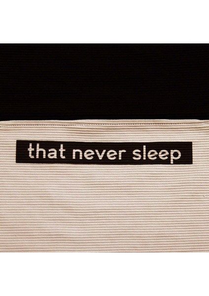 That Never Sleep Baskılı Erkek Yazlık Poly Pamuk Tişört - ENEN0001146 - Bej - 18-19 Yaş