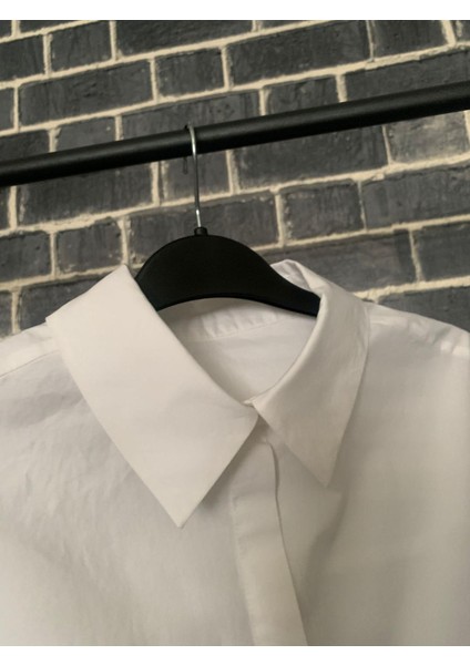 Beyaz Gizli Düğmeli Slim Fit Poplin Gömlek modelleri