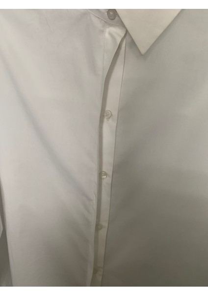 Beyaz Gizli Düğmeli Slim Fit Poplin Gömlek fırsatları