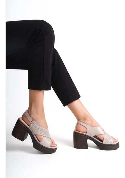 Deri Silver 10 cm Platform Çapraz Kadın Sandalet TMD20241002