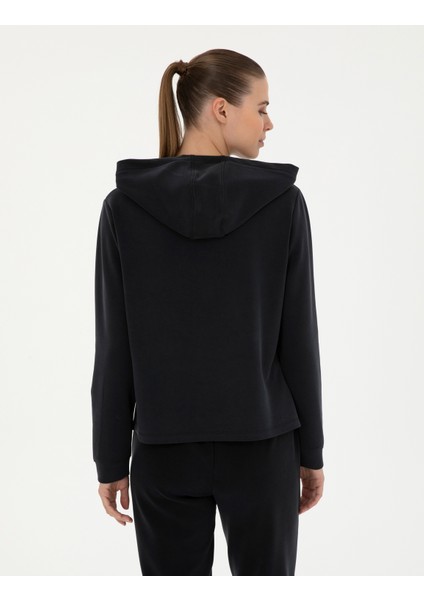 Kadın Siyah Regular Fit Sweatshirt 50282639-VR046