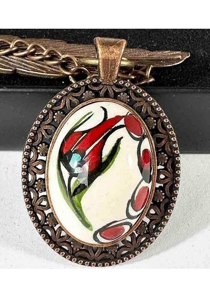 Iznik Yeşili ve Kırmızı Lale Desenli Çini Kitap Ayracı