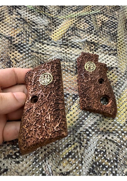 Beretta Düğmeli Tabanca Kabze