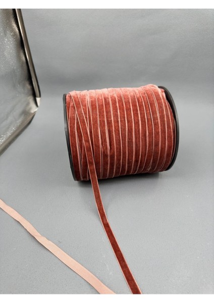 1 cm Düz Kadife-5 Metre