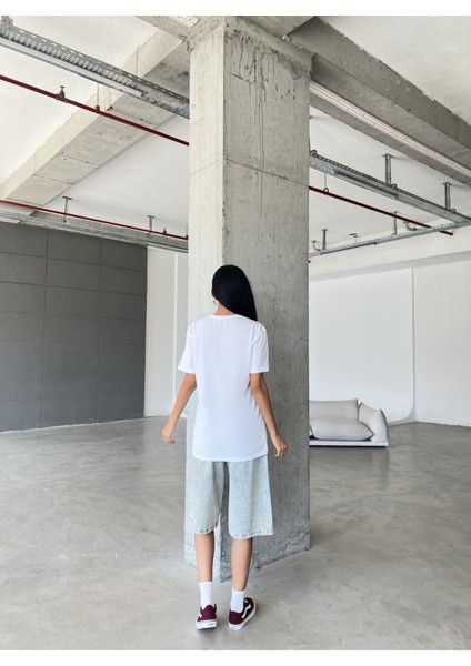 Dinazor Baskılı Yapay Zeka Tasarımı Ekolojik Penye Oversize %100 Pamuk Kadın T-Shirt