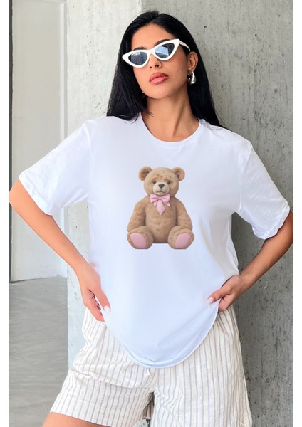Papyonlu Oyuncak Ayı Baskılı Yapay Zeka Tasarımı Penye Oversize %100 Pamuk Kadın T-Shirt