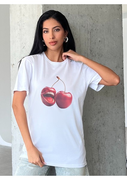 Kiraz Baskılı Yapay Zeka Tasarımı Penye Oversize %100 Pamuk Kadın T-Shirt