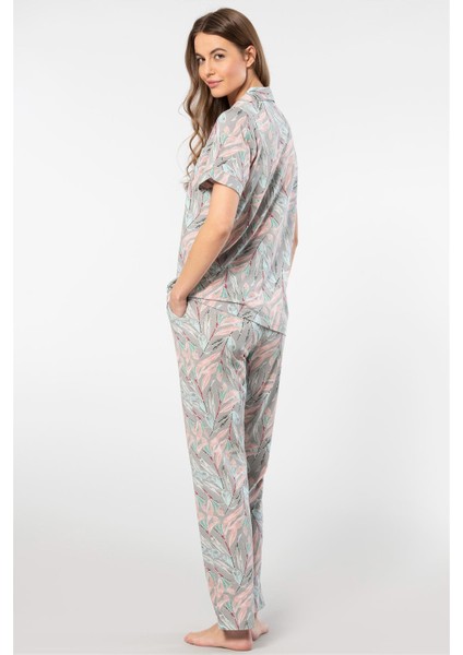 3394 Kadın Yapraklı Desenli Uzun Kollu Gömlek Yaka Pijama Takımı-Gri modelleri