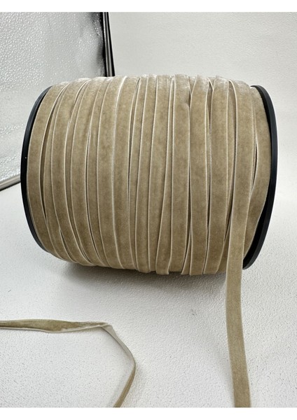 1 cm Düz Kadife-5 Metre
