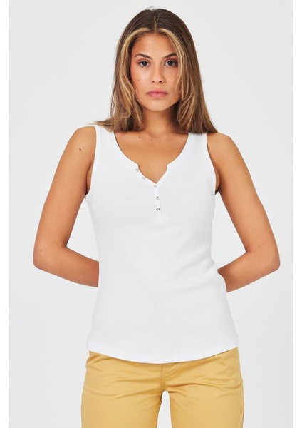 Kadın Matilda Beyaz Düğme Detaylı Vücuda Oturan Atlet fiyatları