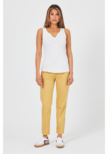 Kadın Matilda Beyaz Düğme Detaylı Vücuda Oturan Atlet modelleri