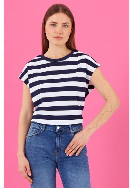 Kadın Cindy Lacivert-Beyaz Bisiklet Yaka Regular Fit Basic Çizgili T-Shirt