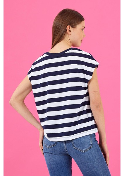 Kadın Cindy Lacivert-Beyaz Bisiklet Yaka Regular Fit Basic Çizgili T-Shirt fırsatları