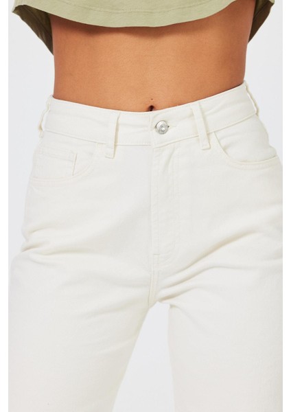 Kadın Milano Fildişi Paçası Kuşaklı Mom Fit Jean Pantolon modelleri
