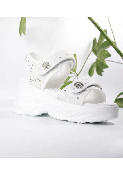 Guja 24Y413-2 Kadın Yüksek Dolgu Taban Taşlı Premium Sandalet
