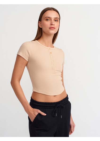 30938 Düğme Detaylı Crop Top-Açık Bej