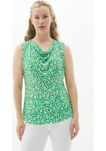 Degaje Yaka Puantiye Desen Kolsuz Penye Bluz fiyatları