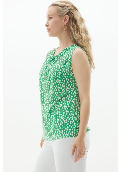 Degaje Yaka Puantiye Desen Kolsuz Penye Bluz modelleri