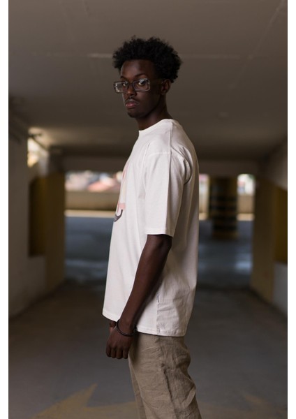 Bisiklet Yaka %100 Pamuklu Önü Baskılı Oversize (Geniş Model) T-Shirt fırsatları