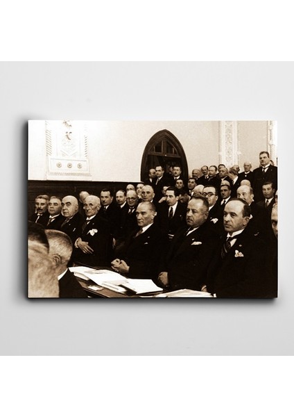Atatürk Mecliste 1935 Kanvas Tablo