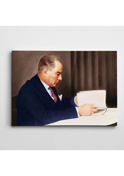 Atatürk Kitap Okurken Kanvas Tablo