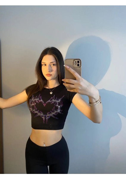 Siyah Heart Kalp Renkli Parıltılı Taş Baskılı Crop Body fırsatları