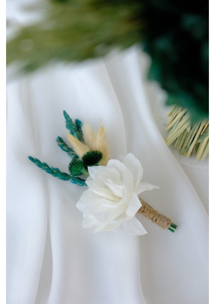 Bahar Esintisi Damat Yaka Çiçeği