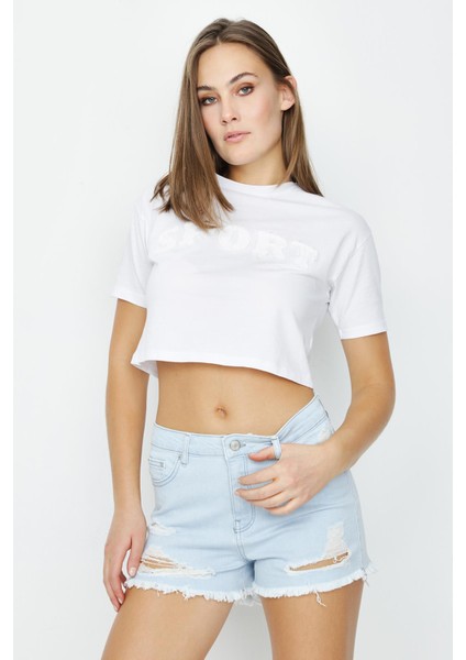 Kadın Yırtık Detaylı Mini Denim Şort